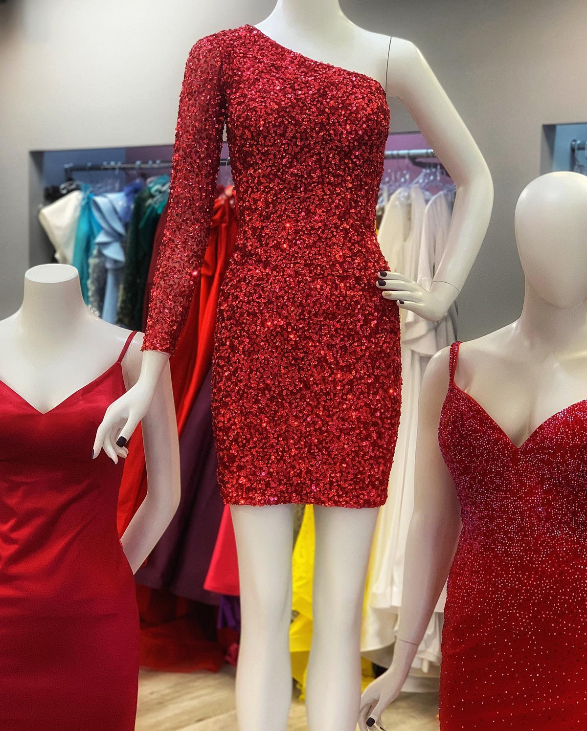 Hebochic One Shoulder Red Sequin Homecoming Dresses Sheath Short/Mini Long Sleeves Prom Dresses